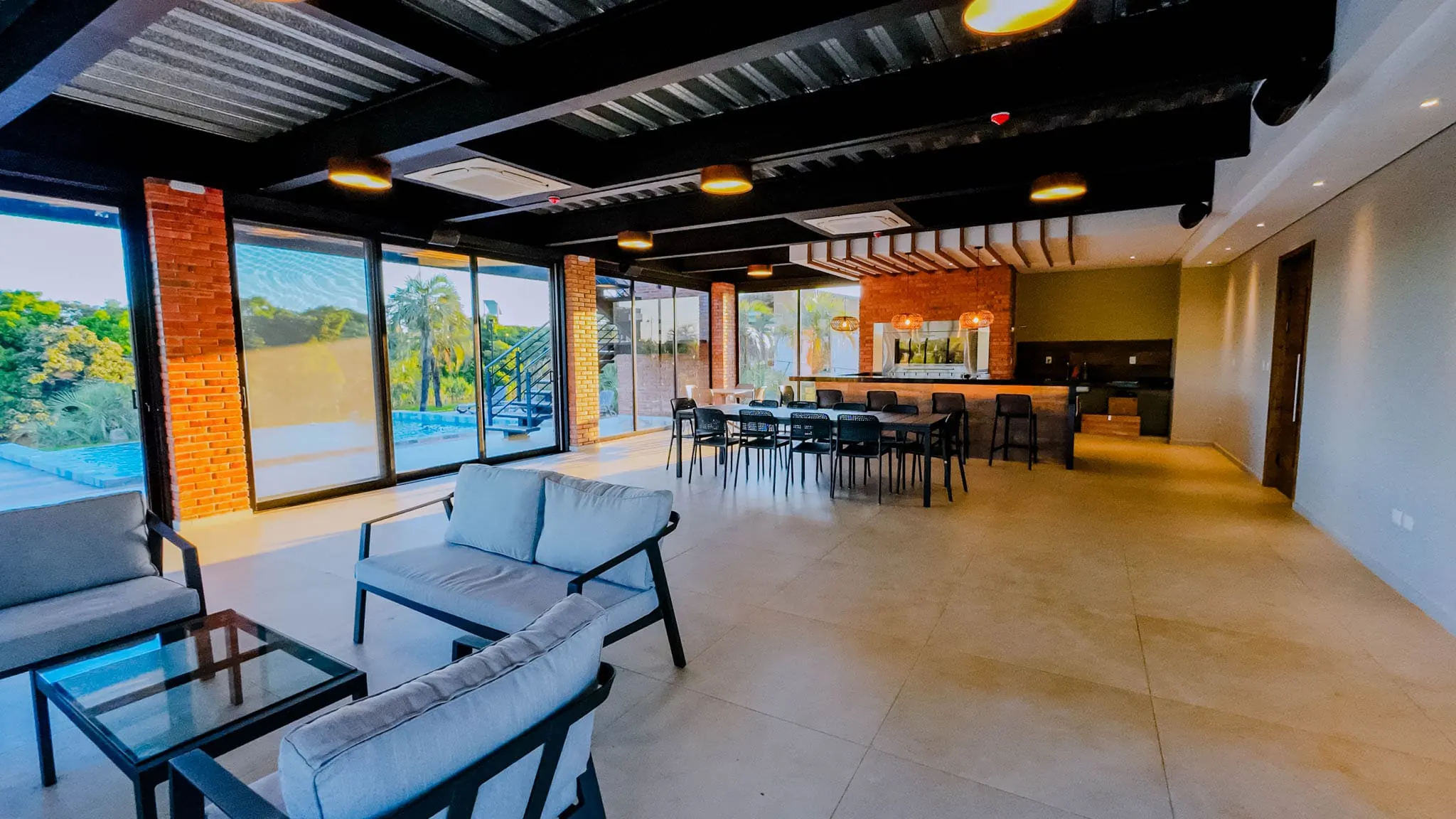 Interior del club house de Barrio Cerrado Pirarenda